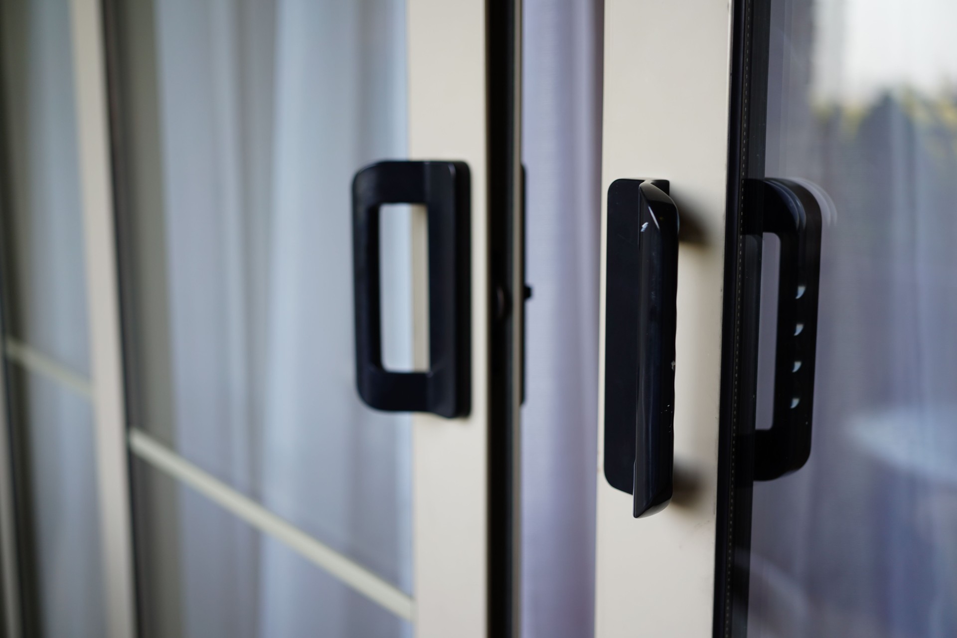Sliding door knob